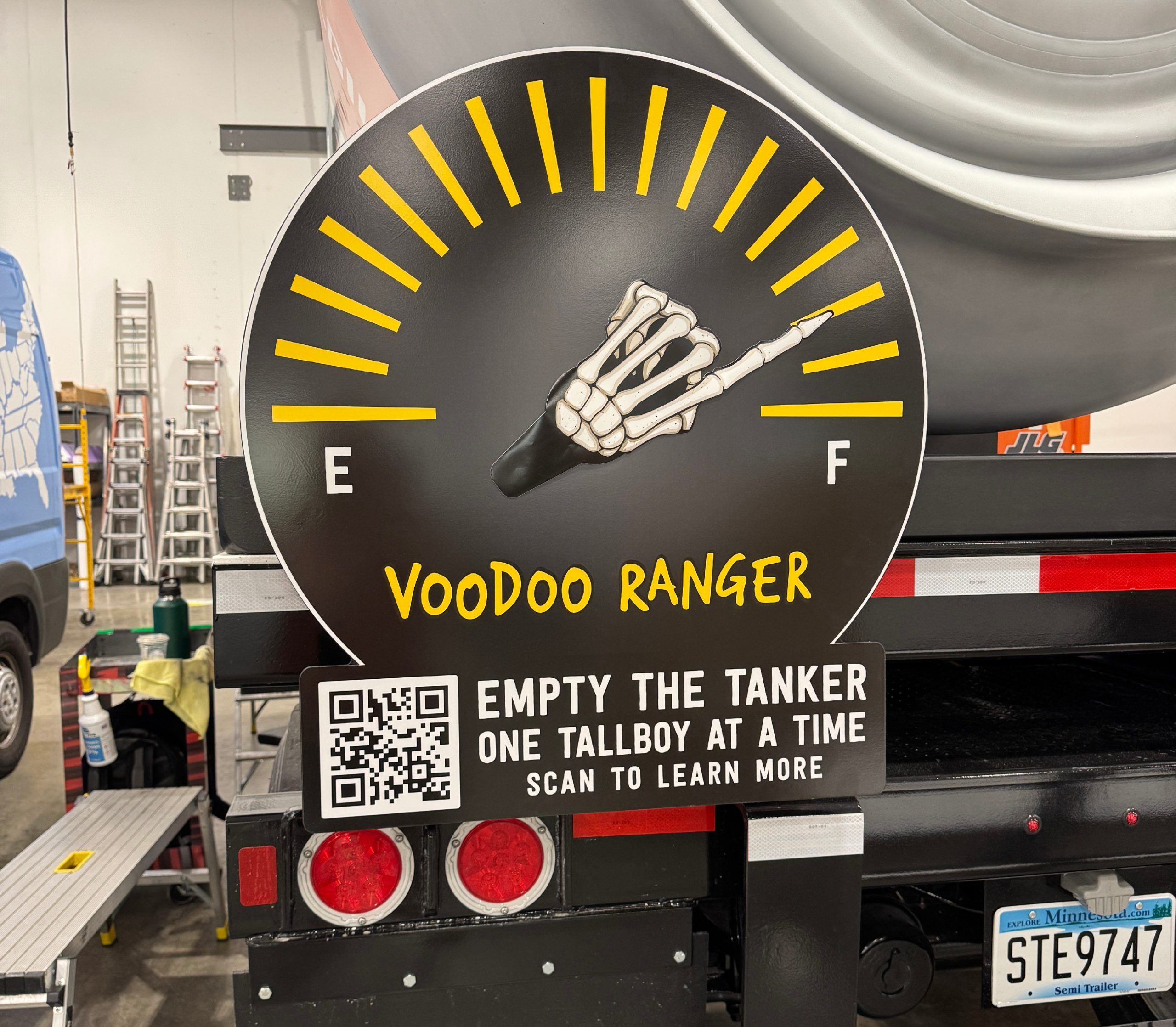 http://Voodoo%20Ranger%20fuel%20tank%20gauge%20with%20a%20skeleton%20hand